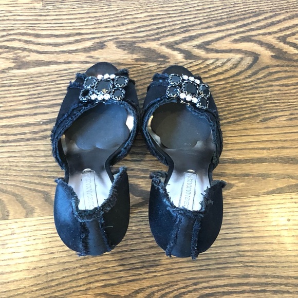 BCBG MaxAzria Black Platform Heel w removable clip - Picture 6 of 7